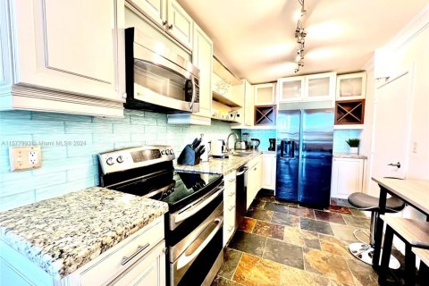 Copropriété à vendre à Hollywood, Floride: 2 chambres, 108.97 m2 № 2037635 - photo 5