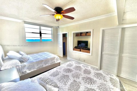 Copropriété à vendre à Hollywood, Floride: 2 chambres, 108.97 m2 № 2037635 - photo 14