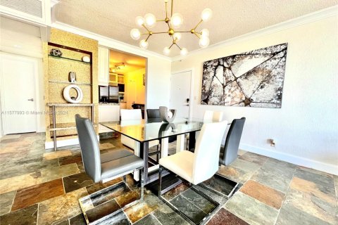 Copropriété à vendre à Hollywood, Floride: 2 chambres, 108.97 m2 № 2037635 - photo 4