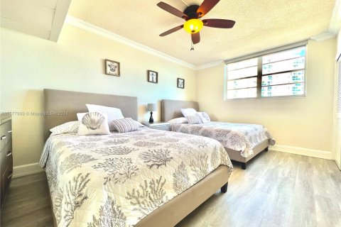 Copropriété à vendre à Hollywood, Floride: 2 chambres, 108.97 m2 № 2037635 - photo 13