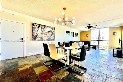 Copropriété à vendre à Hollywood, Floride: 2 chambres, 108.97 m2 № 2037635 - photo 3