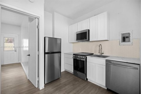 Снять в аренду квартиру в Майами-Бич, Флорида 1 спальня, 60.39м2, № 1955351 - фото 3