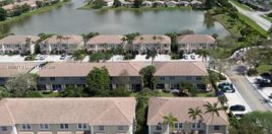 Touwnhouse à Pembroke Pines, Floride 2 chambres, 95.13 m2 № 1833716