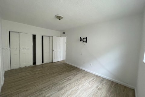 Copropriété à louer à North Miami Beach, Floride: 2 chambres, 69.68 m2 № 1893553 - photo 18