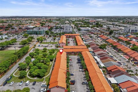 Condo in Hialeah, Florida, 1 bedroom  № 1880192 - photo 25