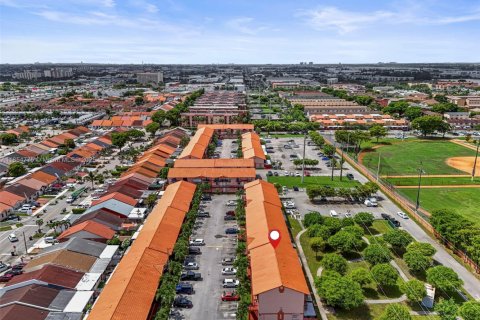 Condo in Hialeah, Florida, 1 bedroom  № 1880192 - photo 21