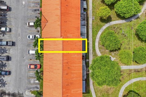 Condo in Hialeah, Florida, 1 bedroom  № 1880192 - photo 22
