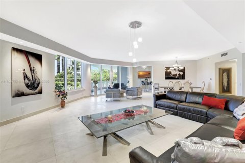 Condo in Aventura, Florida, 3 bedrooms  № 1865045 - photo 2