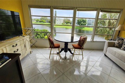 Condominio en venta en Deerfield Beach, Florida, 1 dormitorio, 54.35 m2 № 1928773 - foto 1