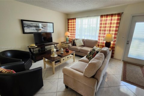 Condominio en venta en Deerfield Beach, Florida, 1 dormitorio, 54.35 m2 № 1928773 - foto 4
