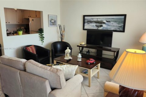 Condominio en venta en Deerfield Beach, Florida, 1 dormitorio, 54.35 m2 № 1928773 - foto 5