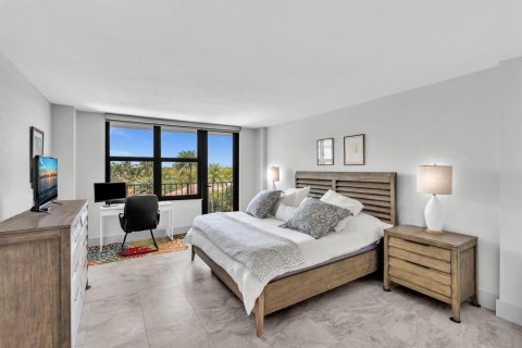 Condo in Highland Beach, Florida, 2 bedrooms  № 2251503 - photo 28