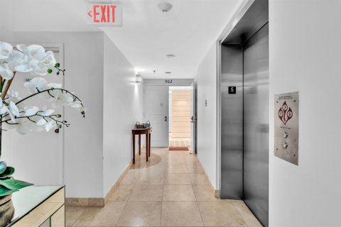 Condo in Highland Beach, Florida, 2 bedrooms  № 2251503 - photo 5