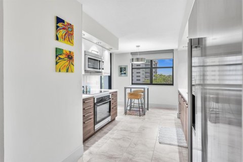Condo in Highland Beach, Florida, 2 bedrooms  № 2251503 - photo 19