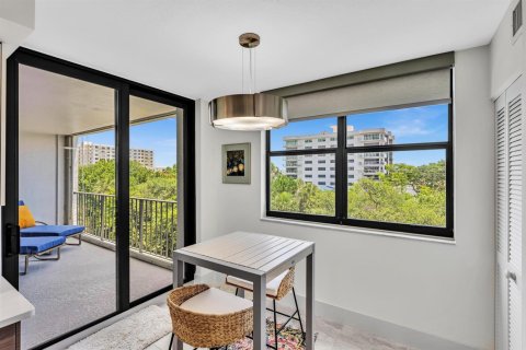 Condo in Highland Beach, Florida, 2 bedrooms  № 2251503 - photo 22