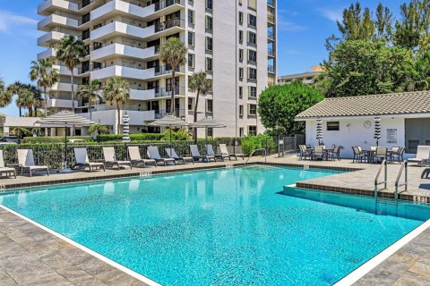 Condominio en Highland Beach, Florida, 2 dormitorios  № 2251503