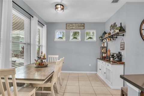 House in Apollo Beach, Florida 3 bedrooms, 211.63 sq.m. № 1747042 - photo 12