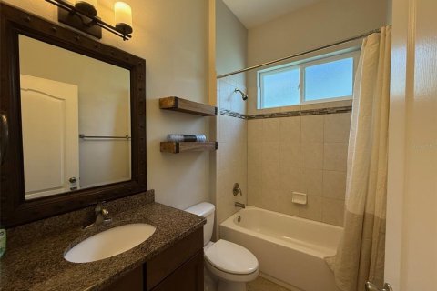 House in Gainesville, Florida 3 bedrooms, 141.21 sq.m. № 1918234 - photo 6