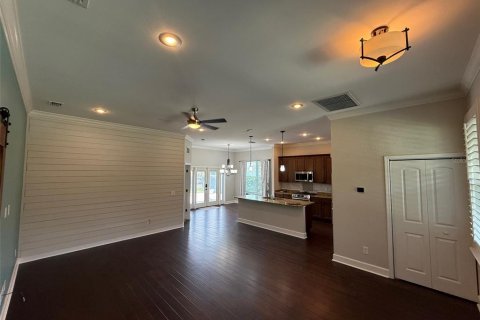 House in Gainesville, Florida 3 bedrooms, 141.21 sq.m. № 1918234 - photo 4