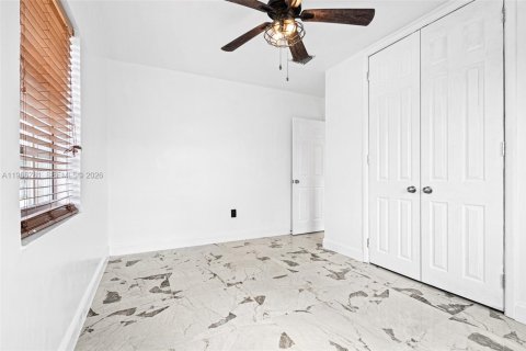 House in Miami Gardens, Florida 4 bedrooms, 111.48 sq.m. № 2081341 - photo 6