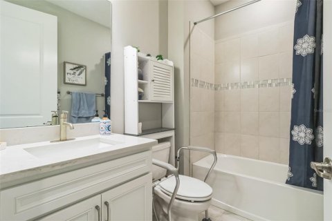 House in Land O' Lakes, Florida 2 bedrooms, 178 sq.m. № 1870218 - photo 27
