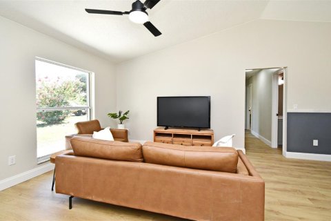House in Sanford, Florida 3 bedrooms, 124.4 sq.m. № 1838993 - photo 6