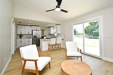 House in Sanford, Florida 3 bedrooms, 124.4 sq.m. № 1838993 - photo 17