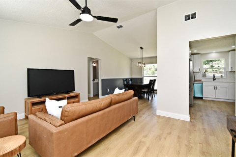 House in Sanford, Florida 3 bedrooms, 124.4 sq.m. № 1838993 - photo 7