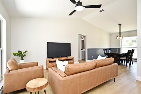 House in Sanford, Florida 3 bedrooms, 124.4 sq.m. № 1838993 - photo 5
