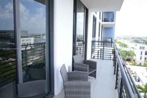 Condo in Doral, Florida, 2 bedrooms  № 1855332 - photo 12