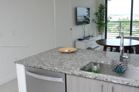 Condo in Doral, Florida, 2 bedrooms  № 1855332 - photo 4