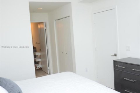 Condo in Doral, Florida, 2 bedrooms  № 1855332 - photo 16