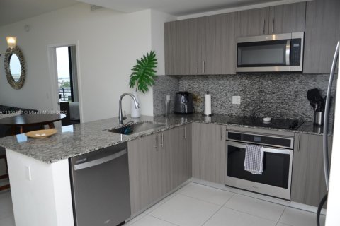 Condo in Doral, Florida, 2 bedrooms  № 1855332 - photo 7