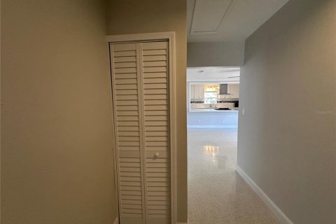House in Saint Pete Beach, Florida 3 bedrooms, 151.06 sq.m. № 1757898 - photo 26