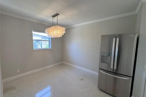 House in Saint Pete Beach, Florida 3 bedrooms, 151.06 sq.m. № 1757898 - photo 20