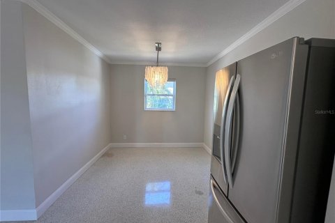House in Saint Pete Beach, Florida 3 bedrooms, 151.06 sq.m. № 1757898 - photo 21