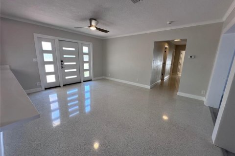 House in Saint Pete Beach, Florida 3 bedrooms, 151.06 sq.m. № 1757898 - photo 6
