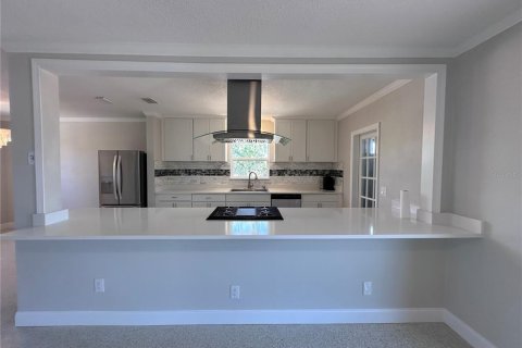 House in Saint Pete Beach, Florida 3 bedrooms, 151.06 sq.m. № 1757898 - photo 7