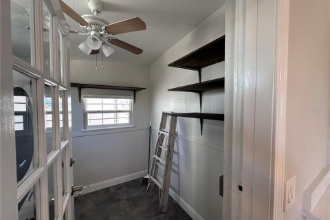 House in Saint Pete Beach, Florida 3 bedrooms, 151.06 sq.m. № 1757898 - photo 13