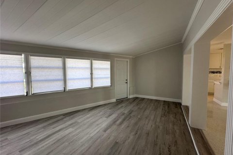 House in Saint Pete Beach, Florida 3 bedrooms, 151.06 sq.m. № 1757898 - photo 24