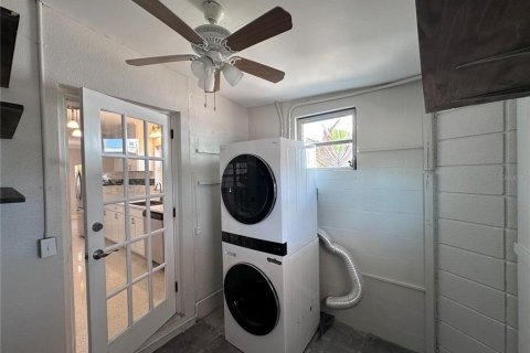 House in Saint Pete Beach, Florida 3 bedrooms, 151.06 sq.m. № 1757898 - photo 14