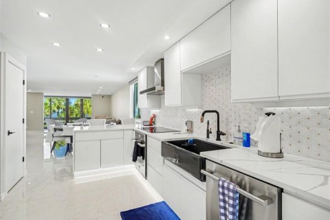 Copropriété à vendre à Longboat Key, Floride: 2 chambres, 135.27 m2 № 2372883 - photo 11