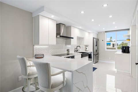 Copropriété à vendre à Longboat Key, Floride: 2 chambres, 135.27 m2 № 2372883 - photo 10
