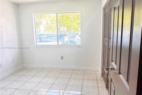 Villa ou maison à louer à Miami, Floride: 4 chambres, 142.51 m2 № 1892248 - photo 6