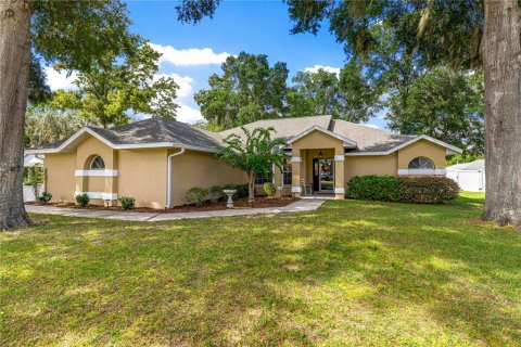 House in Ocala, Florida 3 bedrooms, 173.73 sq.m. № 2389292