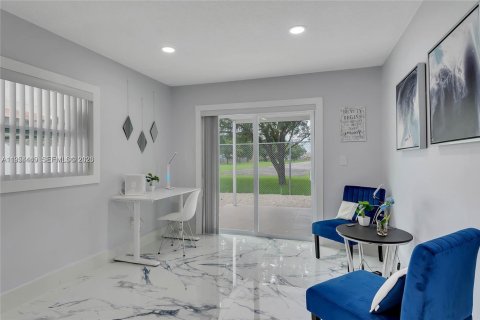 Casa en alquiler en Hialeah, Florida, 3 dormitorios, 167.22 m2 № 2010601 - foto 6