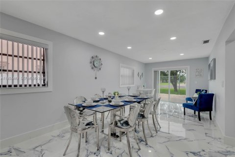 Casa en alquiler en Hialeah, Florida, 3 dormitorios, 167.22 m2 № 2010601 - foto 8