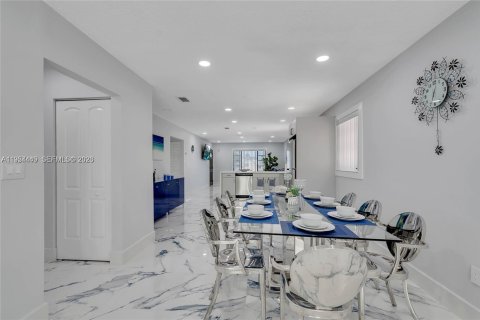 Casa en alquiler en Hialeah, Florida, 3 dormitorios, 167.22 m2 № 2010601 - foto 9