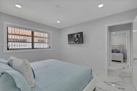 Casa en alquiler en Hialeah, Florida, 3 dormitorios, 167.22 m2 № 2010601 - foto 16