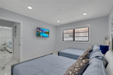 Casa en alquiler en Hialeah, Florida, 3 dormitorios, 167.22 m2 № 2010601 - foto 18